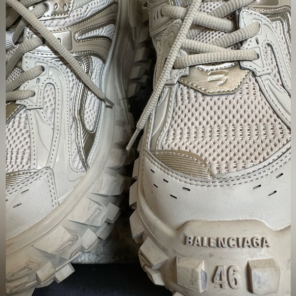 MENS BALENCIAGA DEFENDER SIZE 46 BARLEY USED - Picture 8 of 8